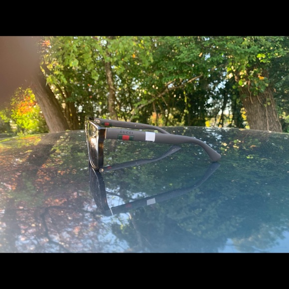 Brand new Gucci sunglasses - Picture 4 of 5